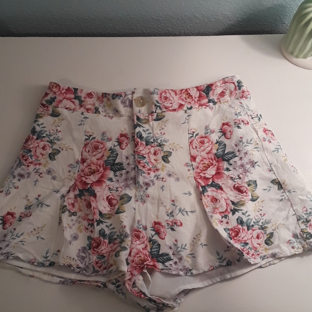 Flowy shorts